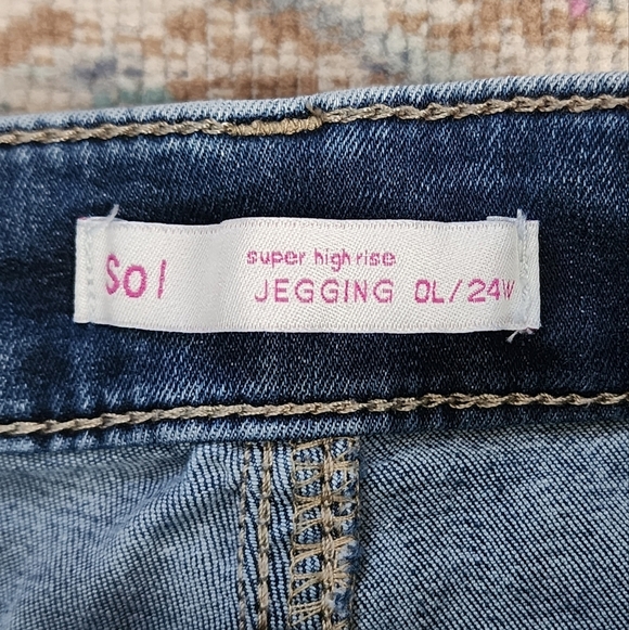 Sol Junior Girls Super Skinny Fenim Medium Wash Jeans Ripped Style, sz 0/24 - Picture 2 of 11